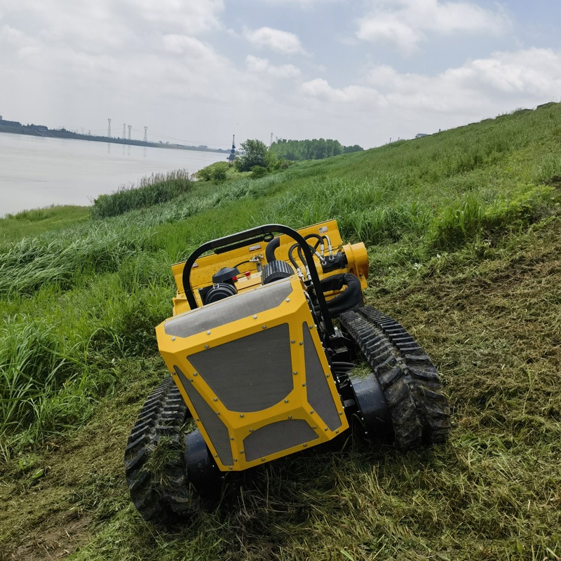Smart Garden Trade - เครื่องตัดหญ้าแบบรีโมทคอนโทรลสำหรับงานป่าไม้ ตัดหญ้าบนพื้นที่ลาดชัน สำหรับการจัดการพืชพรรณเชิงพาณิชย์