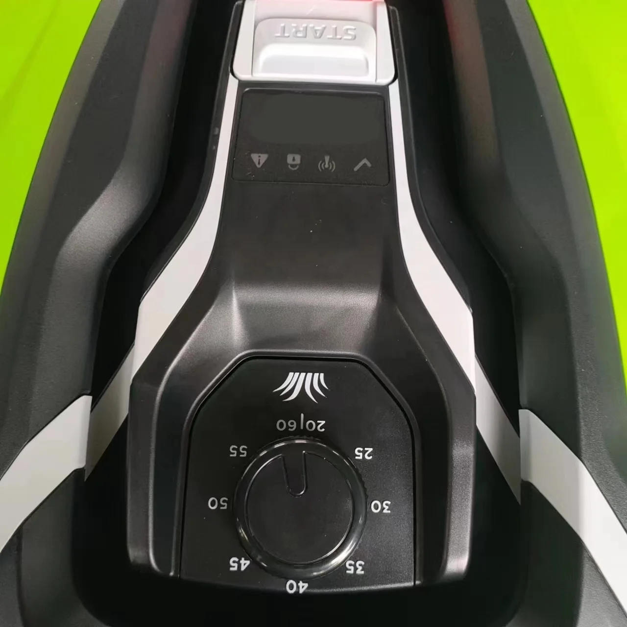 หุ่นยนต์ตัดหญ้าอัตโนมัติไร้สาย - Smart Garden Is บทวิจารณ์และราคา
